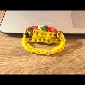 A DIY taco bracelet!